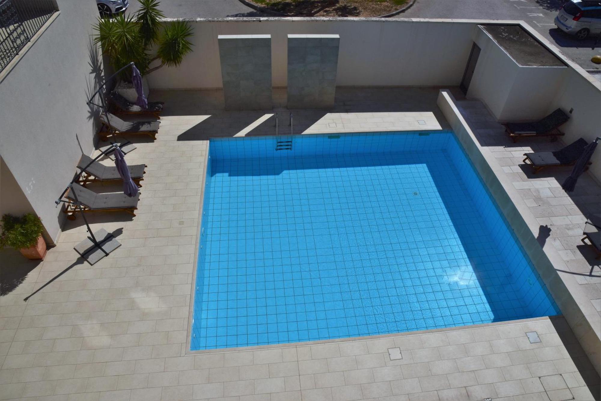 Hotel Lipa Postira Exterior photo